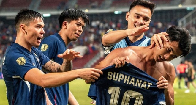 Vì sao 2 cầu thủ tuyển Thái Lan nhập viện trước chung kết ASEAN Cup?