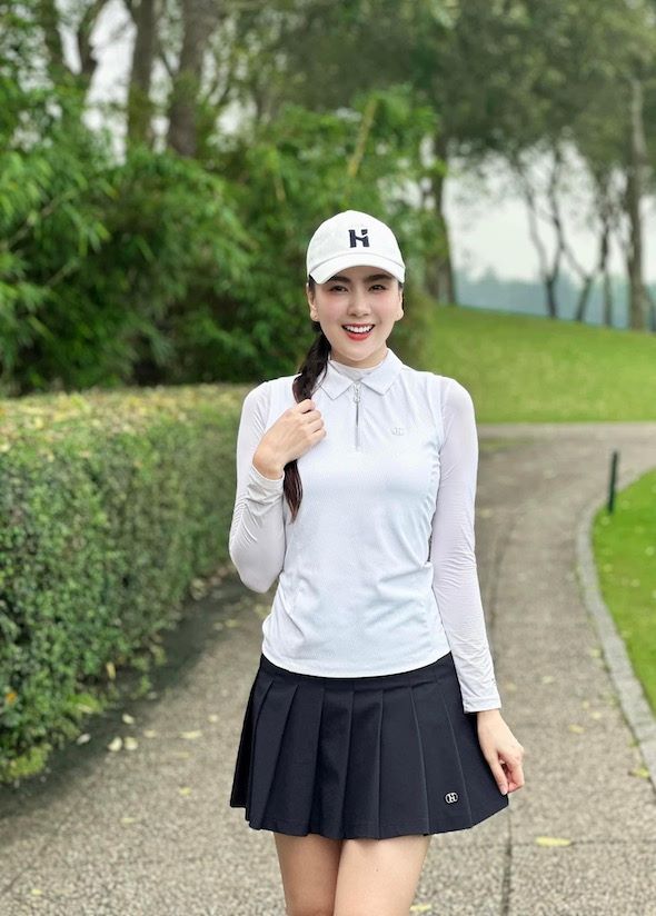 Mai Ngoc yeu thich bo mon golf. Anh: Facebook nhan vat