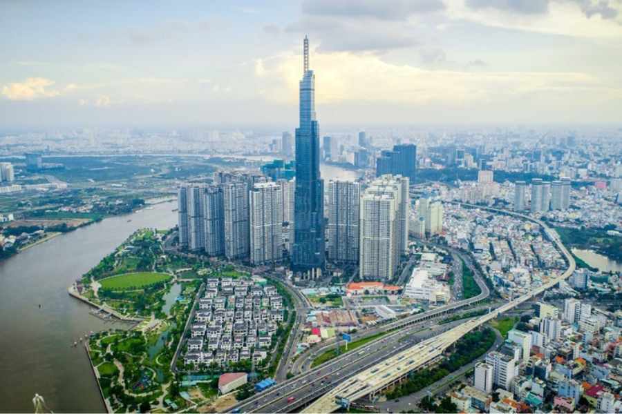 Vietnam's real estate market has experienced a turbulent 2024, creating profound changes to the economy in general. Photo: Ngoc Tien