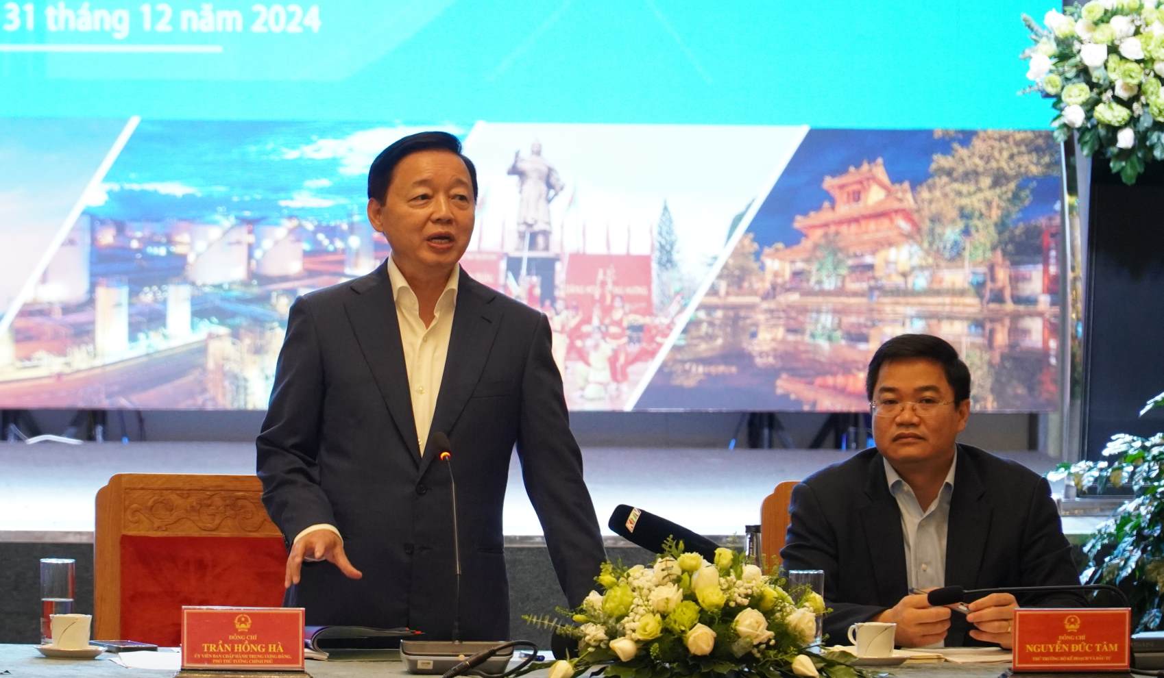 Deputy Prime Minister Tran Hong Ha emphasized the connection to sustainable development of the marine economy at the 5th conference of the Coordination Council for the North Central and Central Coast regions. Photo: Phuong Linh