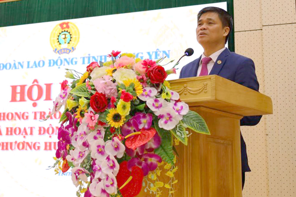 Vice President of the Vietnam General Confederation of Labor Ngo Duy Hieu spoke at the conference summarizing the movement of workers, civil servants, laborers and trade union activities in 2024 of the Hung Yen Provincial Confederation of Labor. Photo: Huyen Trang