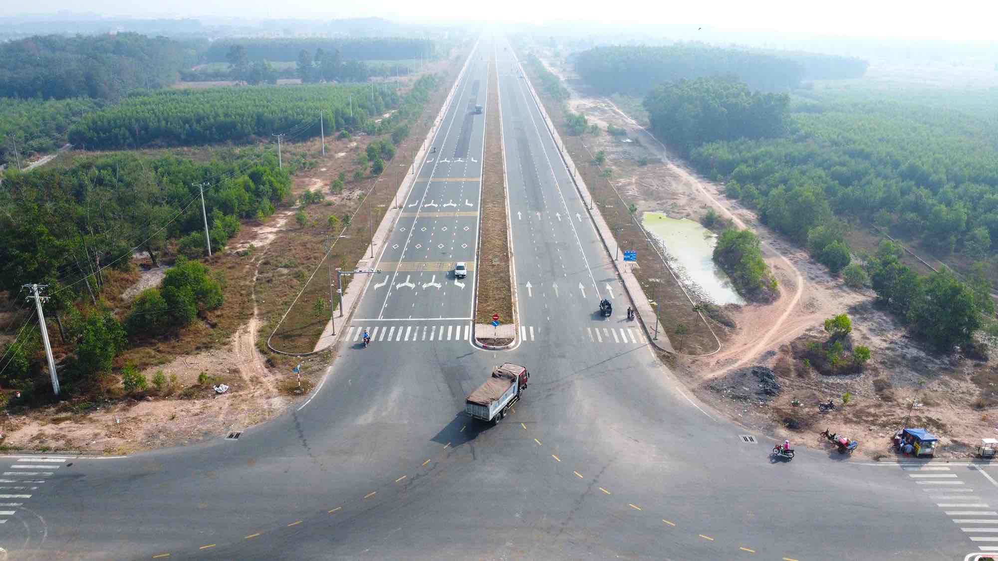 Road 25C phase 1 (section 2) is the connecting road to Long Thanh airport. Illustration photo: HAC