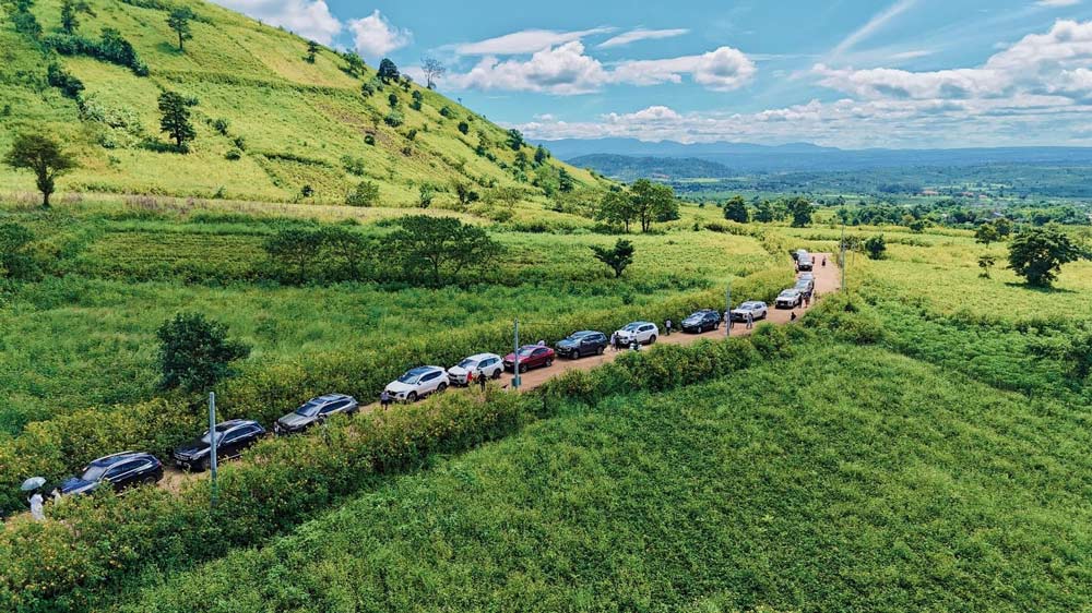 Famtrip group visits Van Hoa plateau, Phu Yen from October 10-13, 2024.