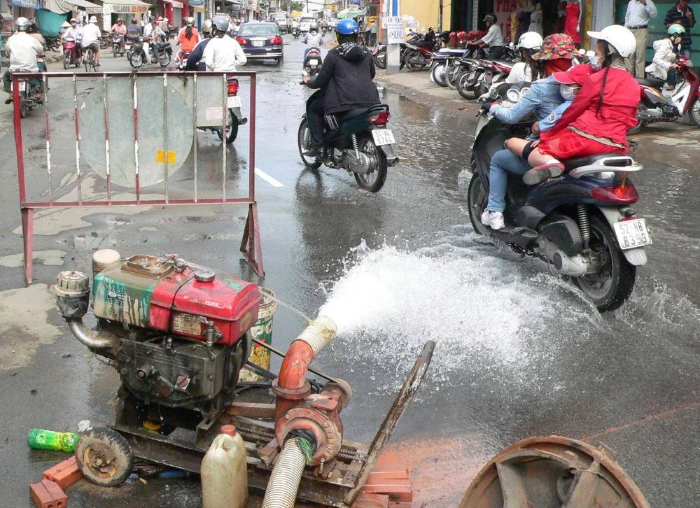 From January 1, 2025, Ho Chi Minh City will apply a drainage and wastewater treatment service price of 30% (an increase of 5% compared to 2024). Photo: Huyen Tran