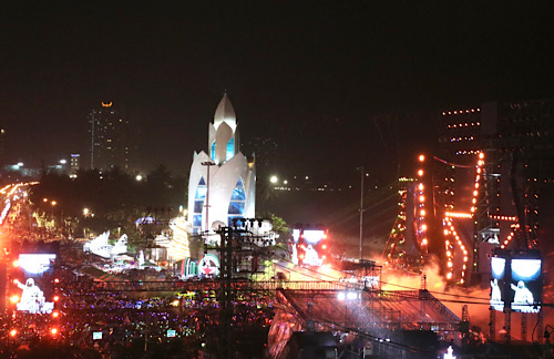 Nha Trang has an impressive countdown night to welcome 2025. Photo: Phuong Linh