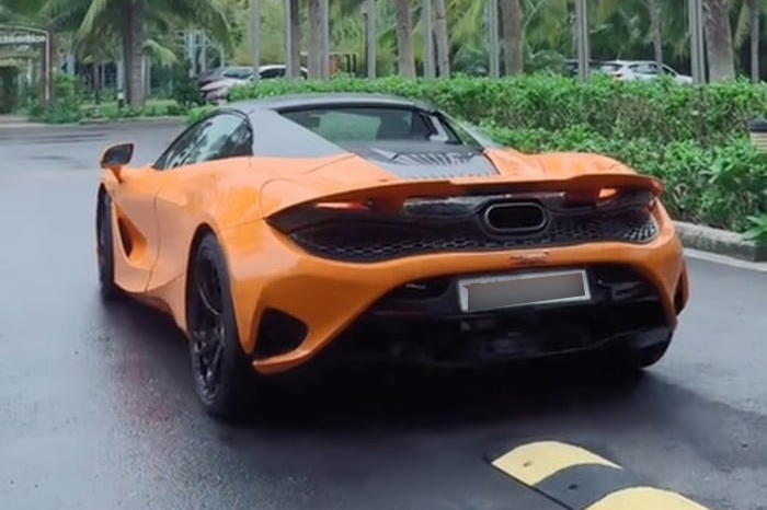 McLaren 750S supercar in Ho Chi Minh City is receiving much attention. Photo cut from video