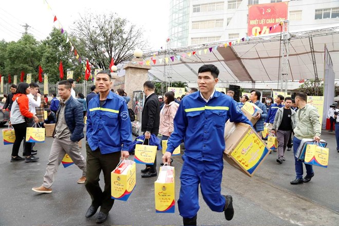 Các doanh nghiệp ở Quảng Ninh công bố thưởng Tết