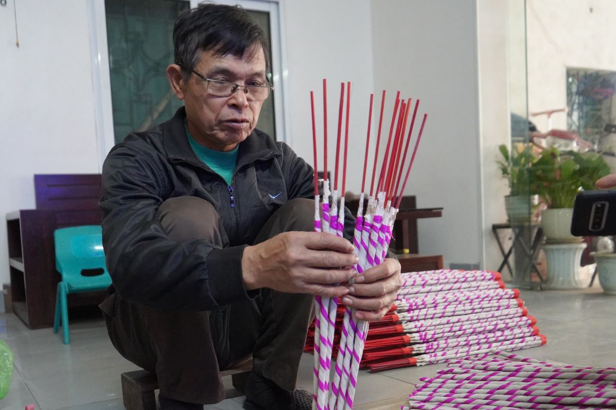 Incense producers in Kien Bai, Hai Phong are busy preparing goods for Tet. Photo: Mai Dung