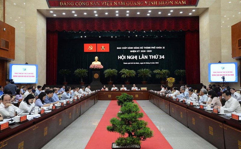 Ho Chi Minh City Party Executive Committee meeting on the morning of December 4. Photo: Minh Quan