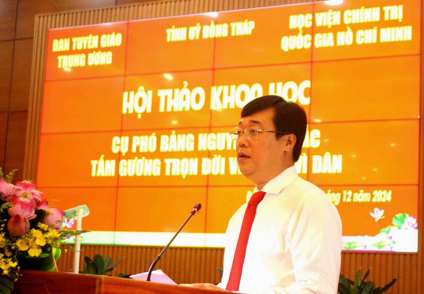 TS Lê Quốc Phong - Bí thư Tỉnh ủy Đồng Tháp phát biểu chào mừng hội thảo. Ảnh: Lâm Điền