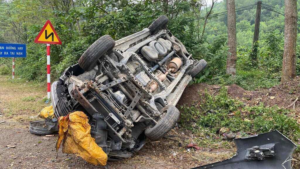 Accident scene on Highway 6. Photo: Provided by local people