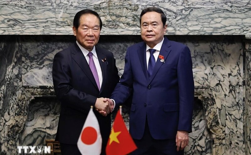 National Assembly Chairman Tran Thanh Man and Speaker of the Japanese House of Representatives Nukaga Fukushiro. Photo: VNA