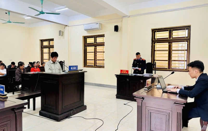 Tòa án nhân dân huyện Hữu Lũng xét xử sơ thẩm vụ tai nạn khiến 15 người thương vong trên địa bàn. Ảnh: Đinh Hương