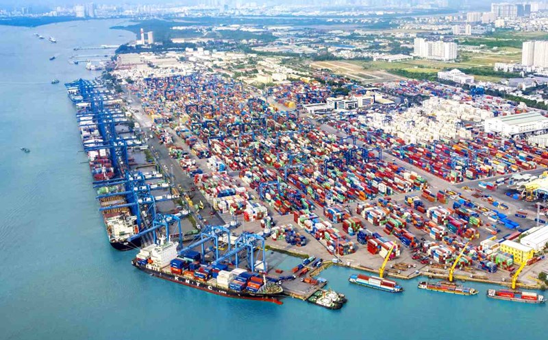 Tan Cang Cat Lai Port (HCMC) is the largest and most modern port in Vietnam. Photo: Minh Quan