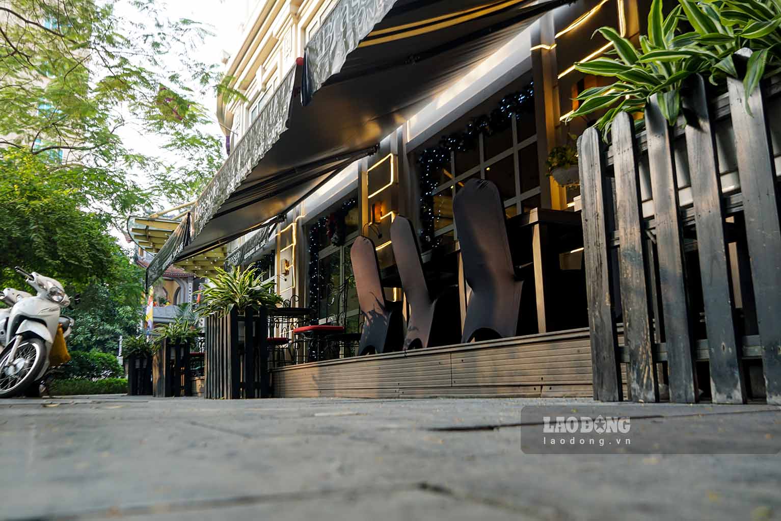 Hanoi is researching sidewalk rentals on 123 streets. Photo: Ngoc Thuy