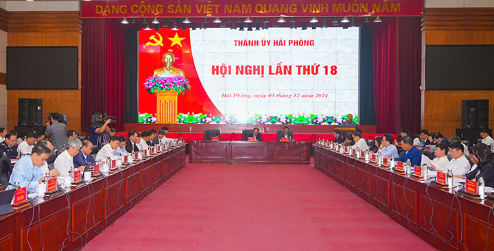 The 18th Hai Phong City Party Committee Conference, term XVI discussed many important issues. Photo: Dam Thanh