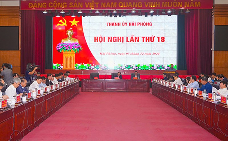 The 18th Hai Phong City Party Committee Conference, term XVI discussed many important issues. Photo: Dam Thanh