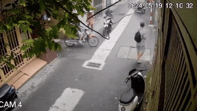 Traffic accident in small alley in Hanoi