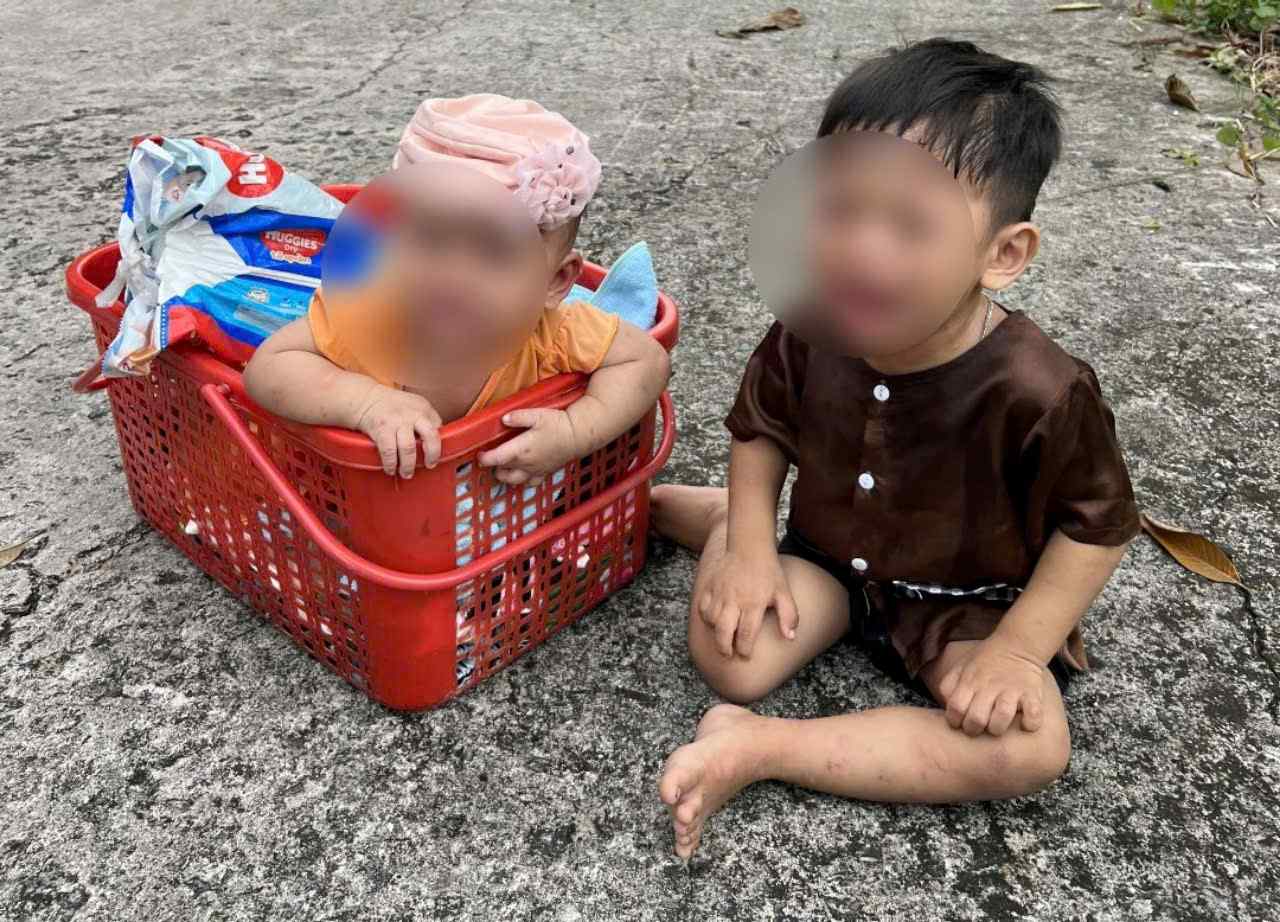 A baby boy and girl suspected of being abandoned in Phu Quoc are temporarily being cared for by a temple. Photo: Vo Tan Duc