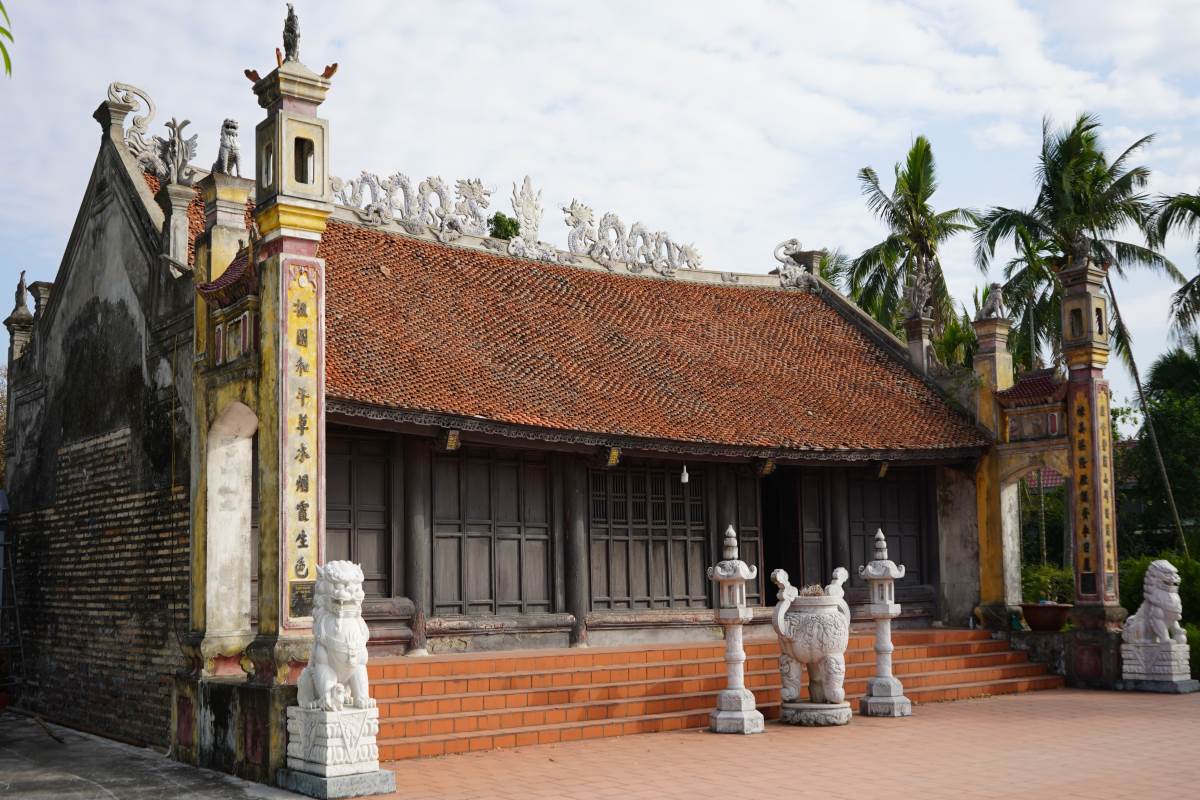 People of Tam Da commune, Vinh Bao, Hai Phong hope to soon restore the Le Hop communal house relic which is increasingly deteriorating. Photo: Hoang Khoi