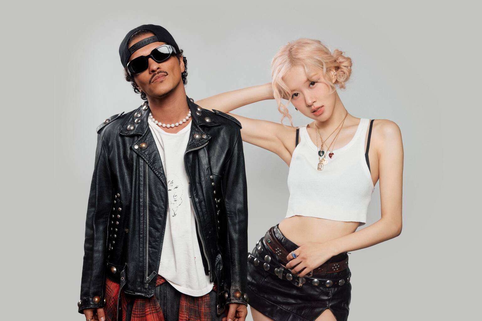 Bruno Mars va Rose (Blackpinj) da tao nen ban hit toan cau “APT.“. Anh: The Black Label