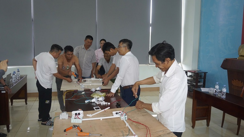 Authorities provide vocational training for workers before they work abroad. Photo: Bao Trung