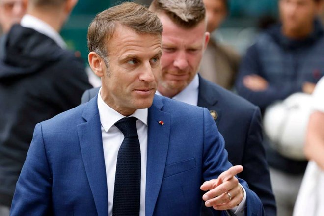 Tong thong Phap Emmanuel Macron roi phong bo phieu o Le Touquet, Phap, ngay 30.6.2024. Anh: AFP