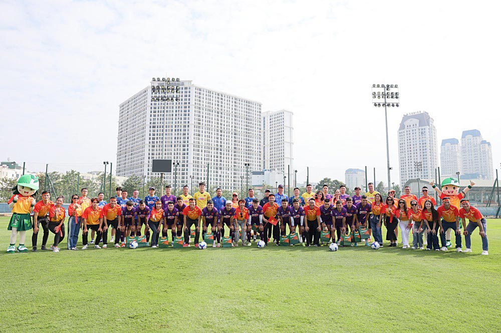 Herbalife accompanies the Vietnam national football team to prepare for the biggest tournament of the year.