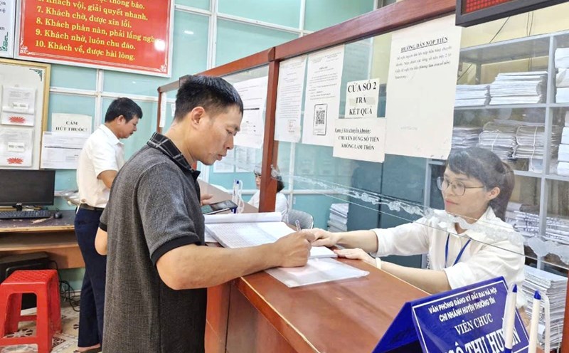 The National Assembly approved more than 110,000 billion VND to implement the basic salary in 2025. Photo: Thu Hang