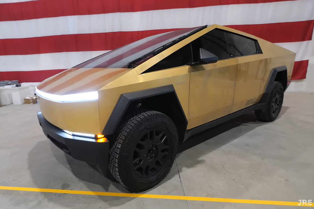 Close-up of 24K gold-plated Tesla Cybertruck in the US. Photo cut from video