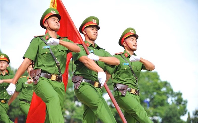 The Ministry of Public Security informs about early promotion of ranks for graduates with excellent grades. Illustrative photo: Huu Chanh