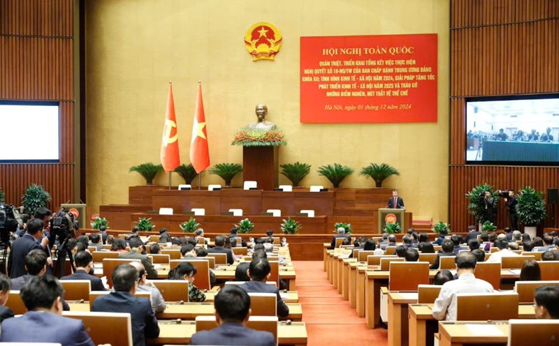 The national conference to disseminate and summarize the implementation of Resolution No. 18-NQ/TW of the 12th Party Central Committee on December 1 mentioned the plan to reorganize the apparatus. Photo: T.Vuong
