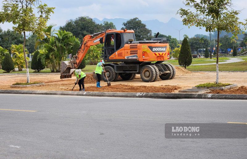 Khu vực Quảng trường Km5 đang được chỉnh trang tổng thể. Ảnh: Tân Văn.