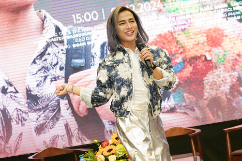 Singer-songwriter HUH continues to show diversity in each musical product. Photo: Interviewee