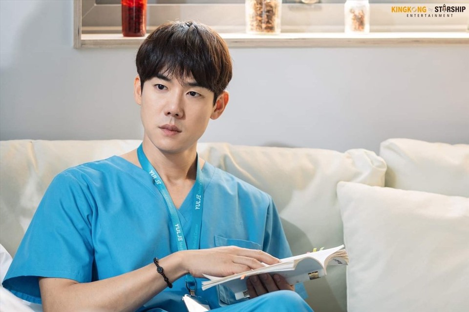 Yoo Yeon Seok ghi dau an qua 2 vai dien bac si. Anh: NSX