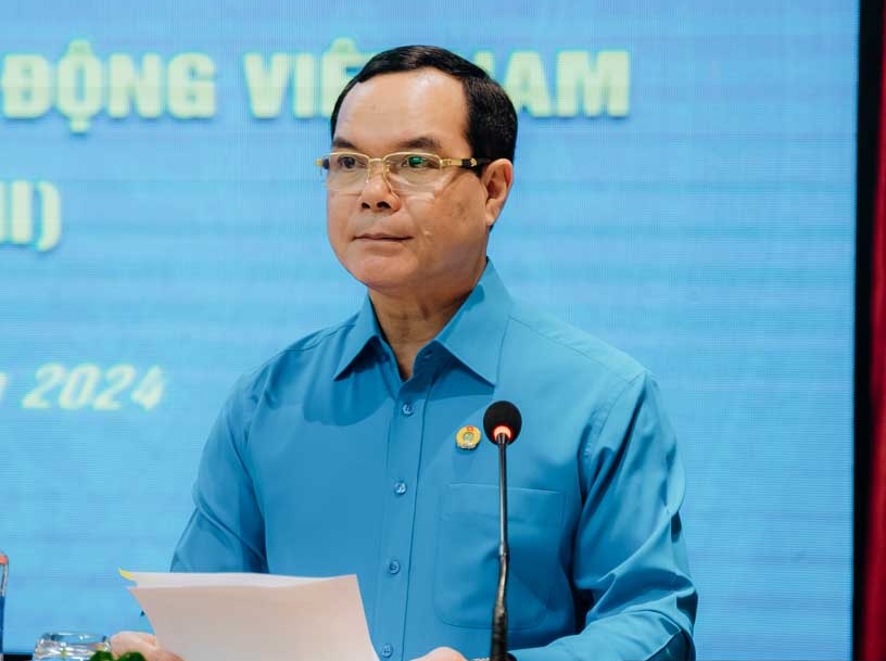 President of the Vietnam General Confederation of Labor Nguyen Dinh Khang affirmed that the target of developing union members and establishing grassroots unions is a legal target. Photo: Den Phu