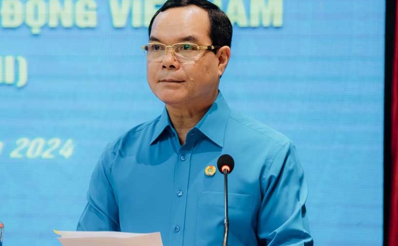 President of the Vietnam General Confederation of Labor Nguyen Dinh Khang affirmed that the target of developing union members and establishing grassroots unions is a legal target. Photo: Den Phu