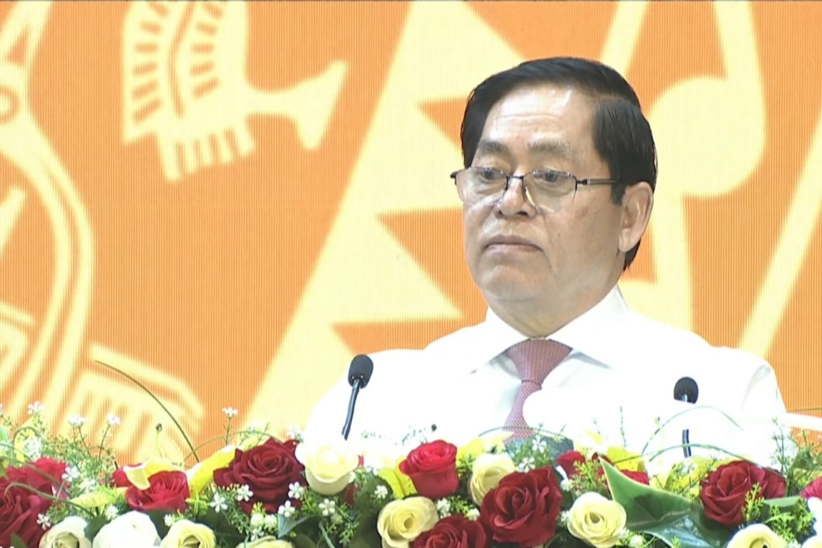 Mr. Pham Viet Thanh - Secretary of the Provincial Party Committee, Chairman of the People's Council of Ba Ria - Vung Tau province delivered a closing speech at the meeting, passing many resolutions on investment and economic development in 2025. Photo: Thanh An