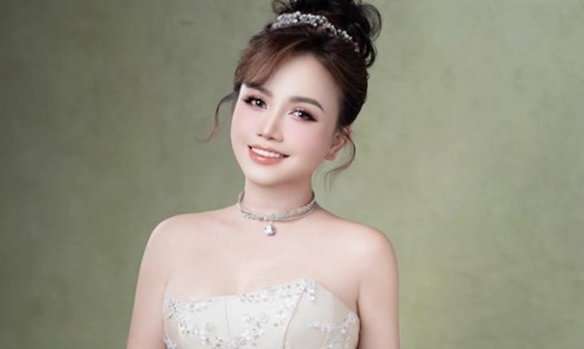 Diễn viên Hoàng Yến trong phim "Về nhà đi con" nhận lời cầu hôn lần thứ 5. Ảnh: FBNV