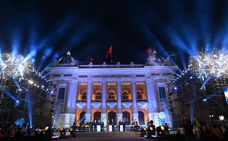 The cultural industry has made a breakthrough with a series of large-scale shows, including the concerts Anh trai say hi and Call Me by Fire. Photo: Organizer