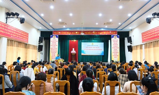 LĐLĐ quận Hải Châu, Đà Nẵng tập huấn công tác tài chính Công đoàn cho hơn 200 cán bộ Công đoàn cơ sở. Ảnh: Trà Vân