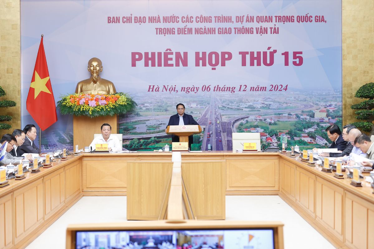 Ha Noi da hoan thien va trinh Thu tuong Chinh phu dieu chinh chu truong dau tu du an duong sat do thi Nam Thang Long - Tran Hung Dao. Anh: VGP