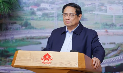 Thủ tướng Chính phủ Phạm Minh Chính phát biểu tại phiên họp 15 Ban Chỉ đạo các dự án GTVT trọng điểm. Ảnh: Nhật Bắc