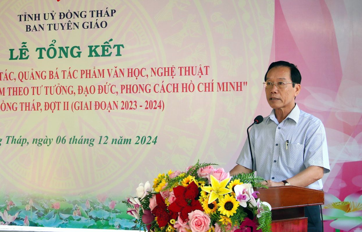 Ong Dinh Van Nam - Tinh uy vien, Pho Truong Ban Thuong truc Ban  Tuyen giao Tinh uy phat bieu tai Le tong ket, trao giai cuoc thi. Anh: Lam Dien