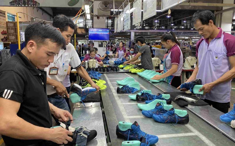 Promoting supply chain connectivity for textile, garment and footwear businesses should be one of the top priorities. Photo: Tran Minh