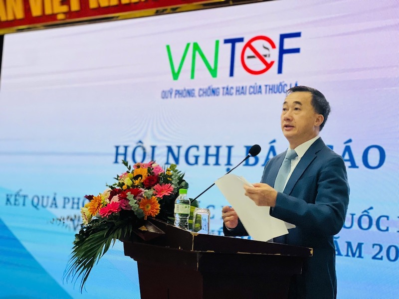 Prof. Dr. Tran Van Thuan at the Conference reporting on the results of tobacco control activities in 2024 and orientations for the 2025 Plan. Photo: Provided by the Organizing Committee