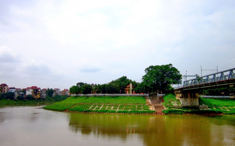 Ky Cung River, section passing through Lang Son city. Photo: Hai An