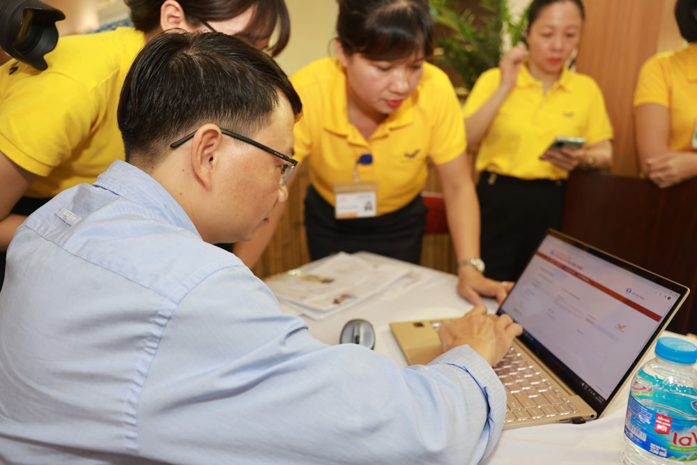 Postal staff will directly support and guide people to carry out administrative procedures on the National Public Service Portal and information systems on administrative procedure settlement.