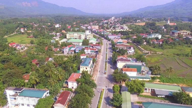 Huyen mien nui Tra Bong, tinh Quang Ngai phan dau so xa dat chuan nong thon moi den nam 2029 vao khoang 53% (8/15 xa). Anh: Nhi Phuong