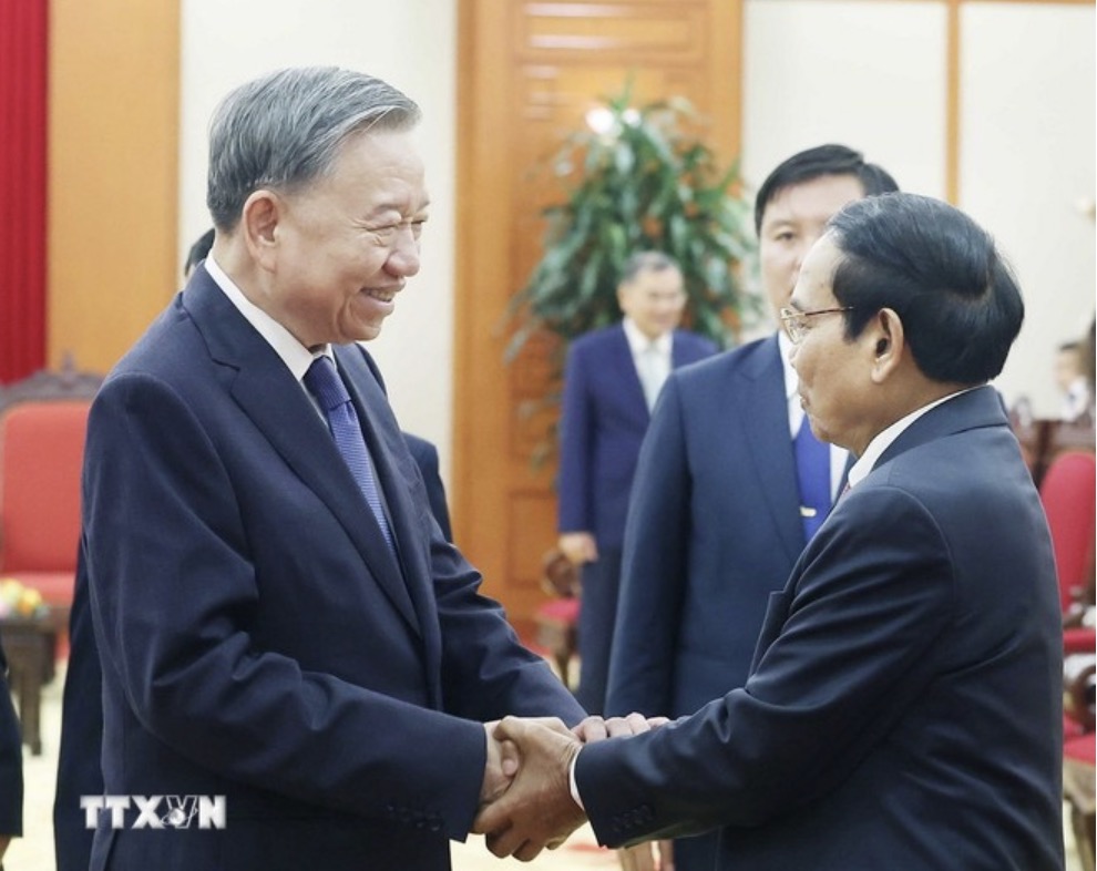 General Secretary To Lam expressed his delight at the increasingly good development of the special solidarity relationship between Vietnam and Laos. Photo: VNA
